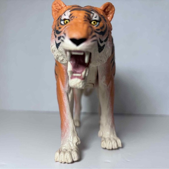 Jumanji Ferocious Tiger 10" Roaring Sound Works 2019 Lanard Action Figure Toy - Picture 4 of 5